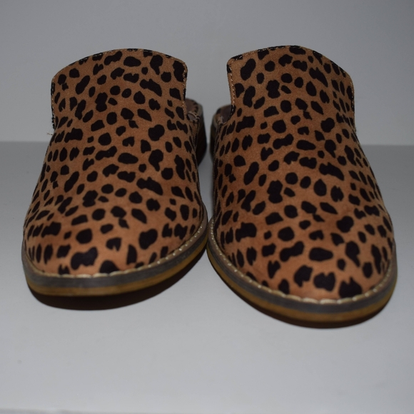 Indigo Shoes - Indigo Rd Clog Cheetah Print Women's Size 7.5 Fuzzy Shoes Small Block Heel